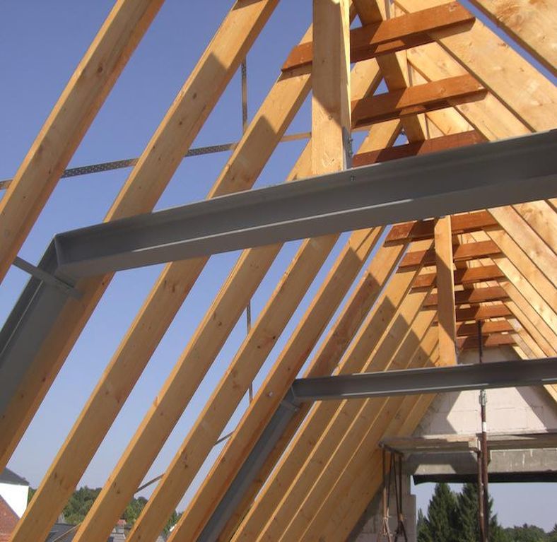 Travaux de charpente bois et métal sur maison en A à Evreux