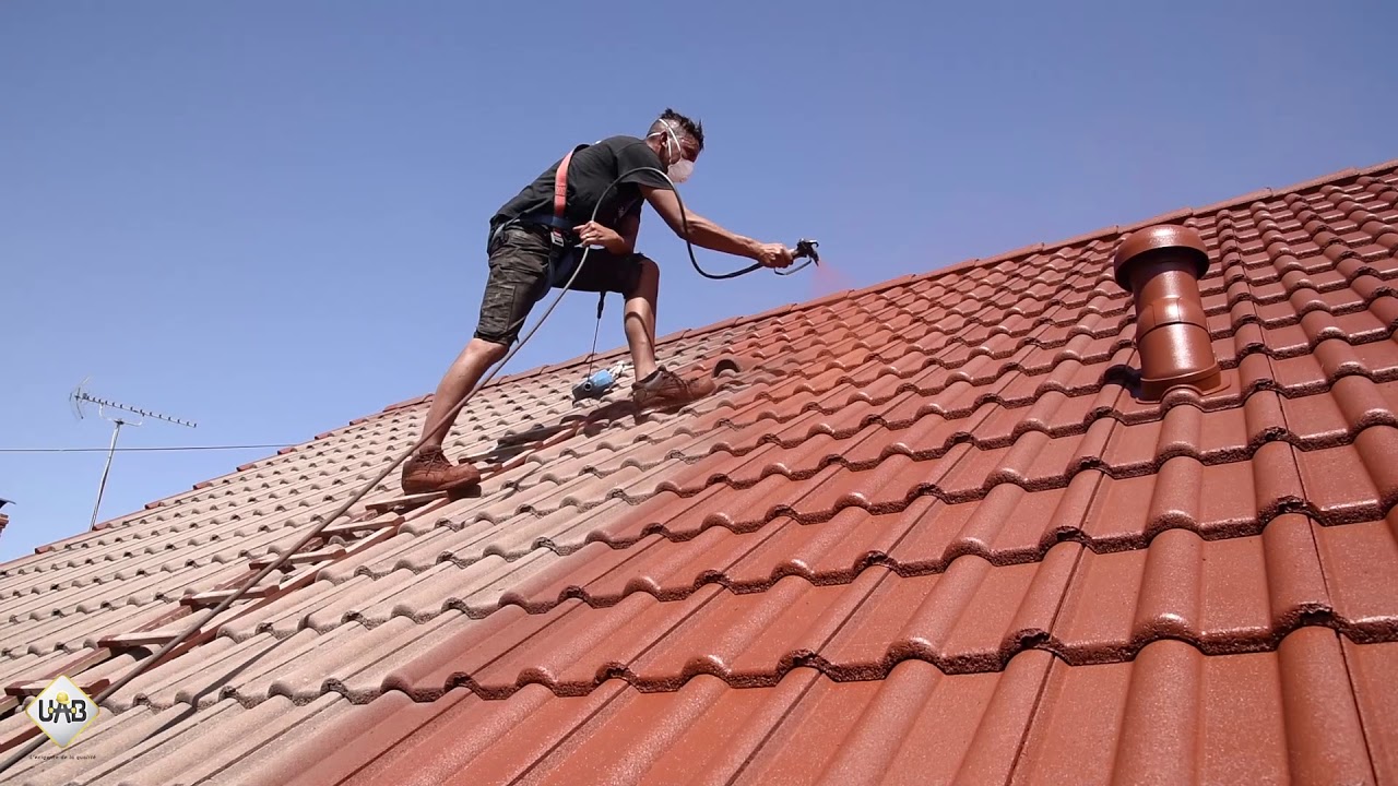 Peinture de toiture sur evreux en cours de réalisation